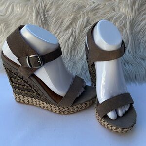NAUGHTY MONKEY  Taupe Leather Embellished Platform Wedge SZ: 9